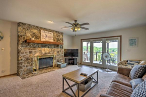 Lakefront Osage Beach Condo with Shared Pool!, Osage Beach